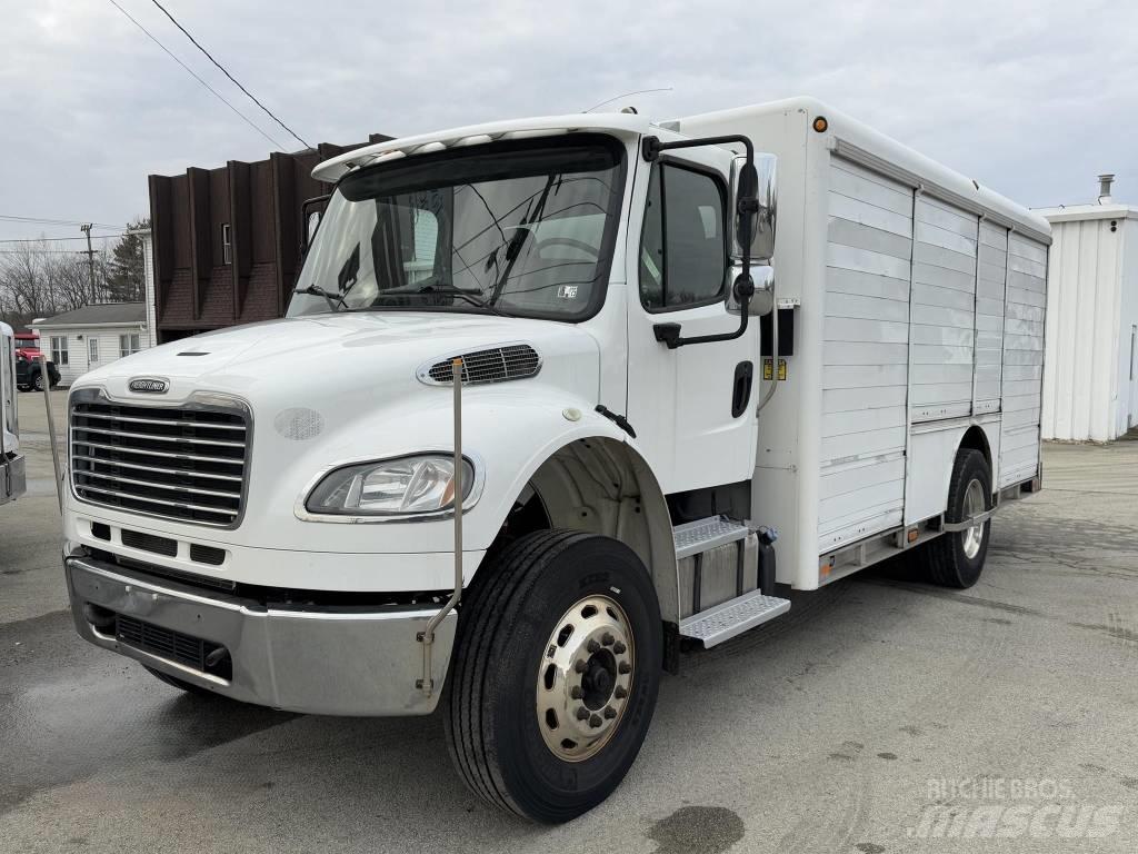 Freightliner M2 음료 배달 트럭