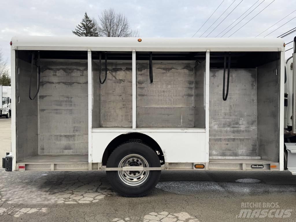 Freightliner M2 음료 배달 트럭