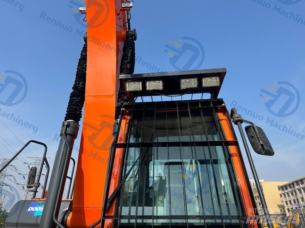 Doosan DX 300LC-9C 대형 굴삭기 29톤 이상
