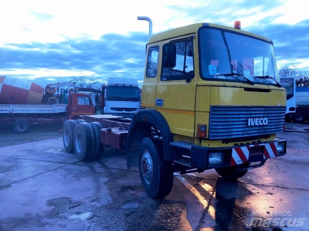 Iveco 330-26 기타 트럭