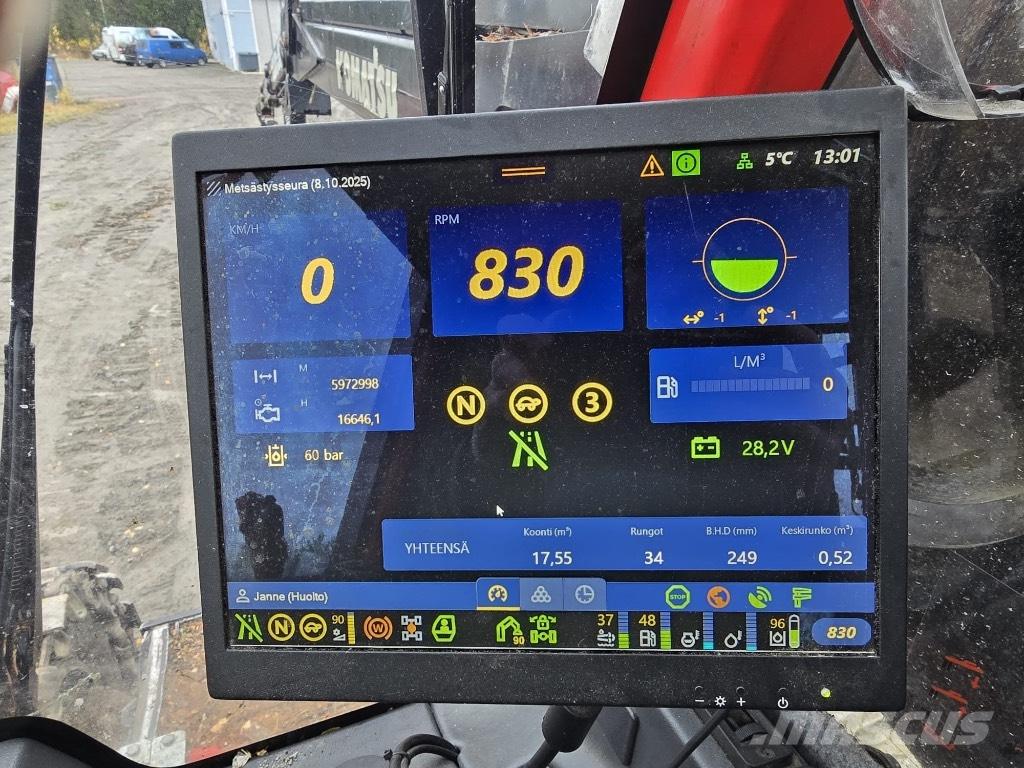 Komatsu 911.7 원목 하베스터