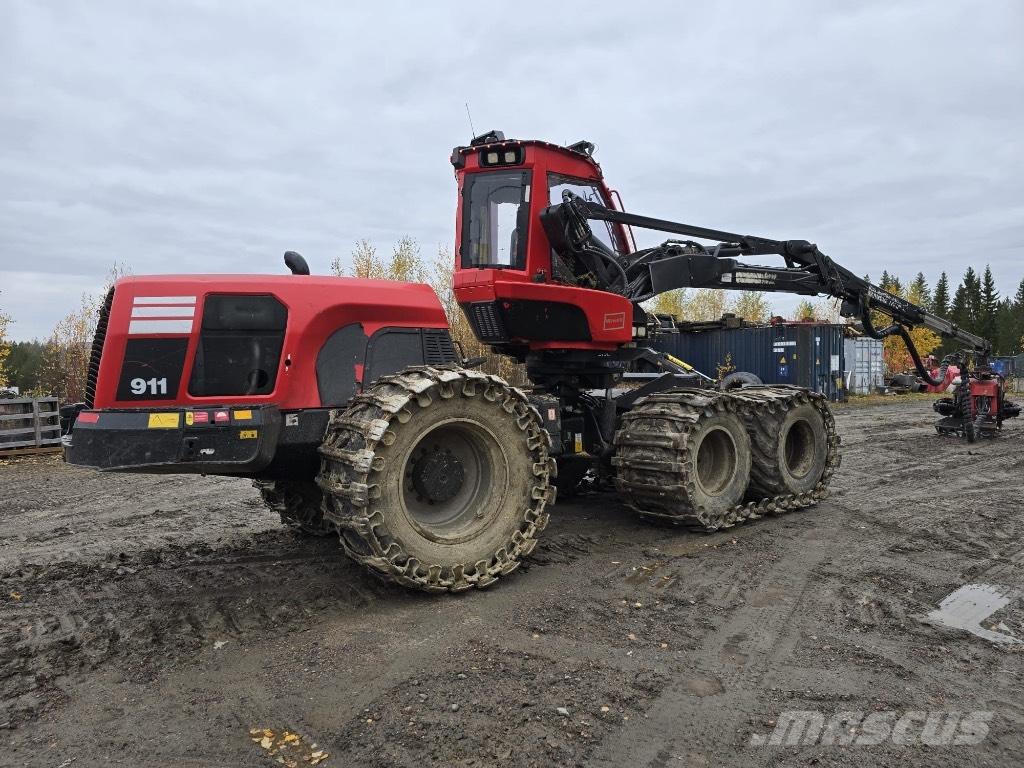 Komatsu 911.7 원목 하베스터