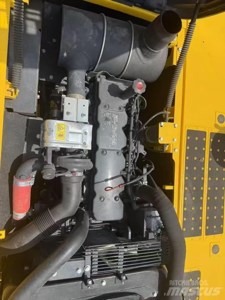 Komatsu 220LC-8 대형 굴삭기 29톤 이상
