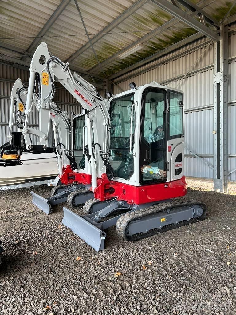 Takeuchi TB325 소형 굴삭기 7톤 미만