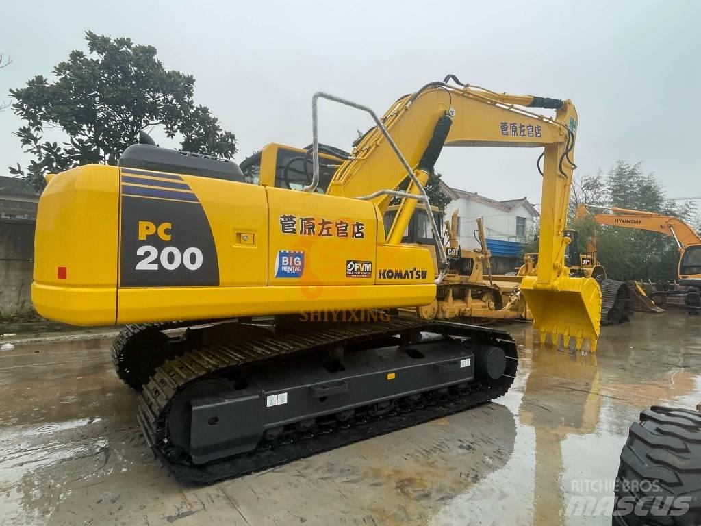 Komatsu PC 200 대형 굴삭기 29톤 이상