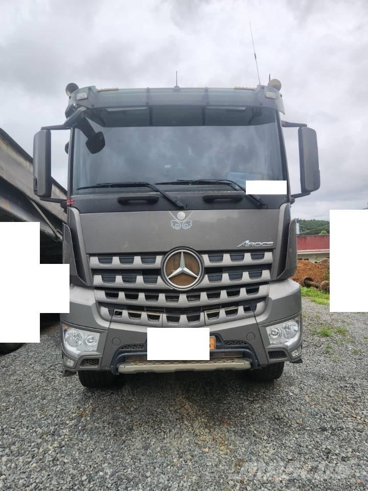 Mercedes-Benz 3951 건설현장 덤프트럭