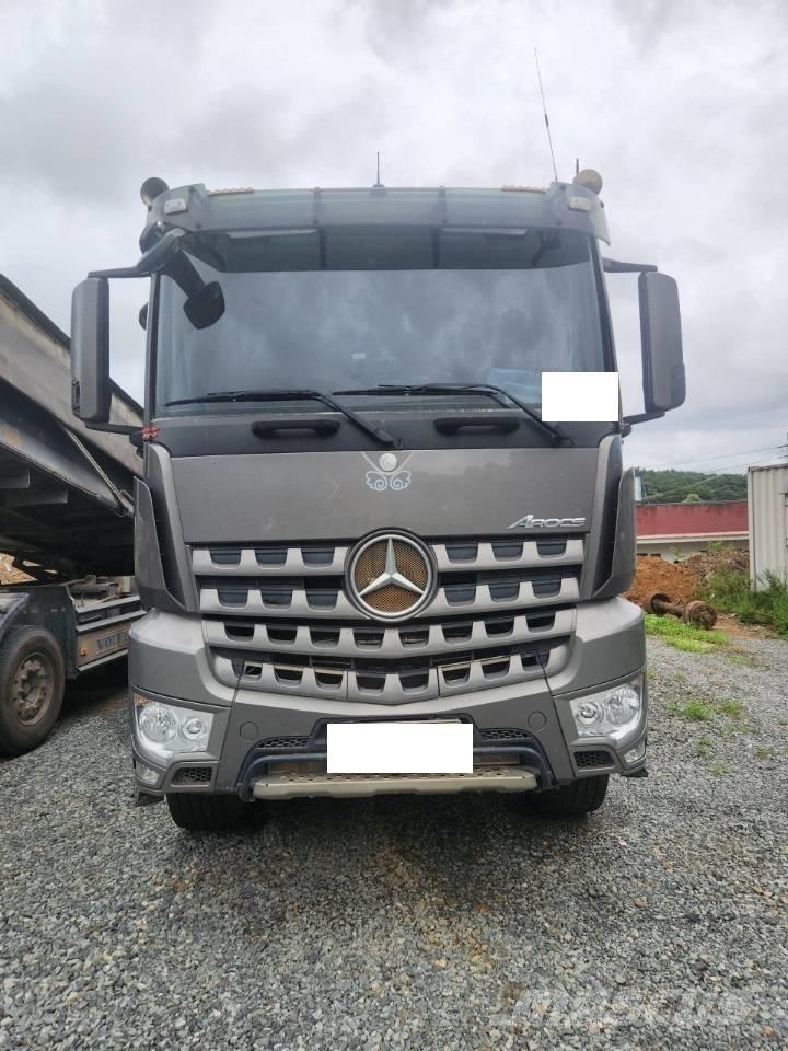 Mercedes-Benz 3951 건설현장 덤프트럭