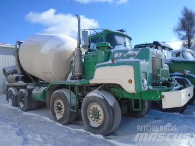 Mack 600 기타 트럭