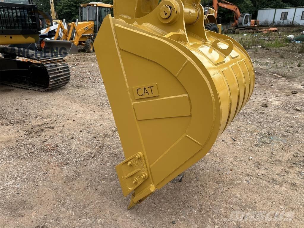 CAT 320 D 대형 굴삭기 29톤 이상