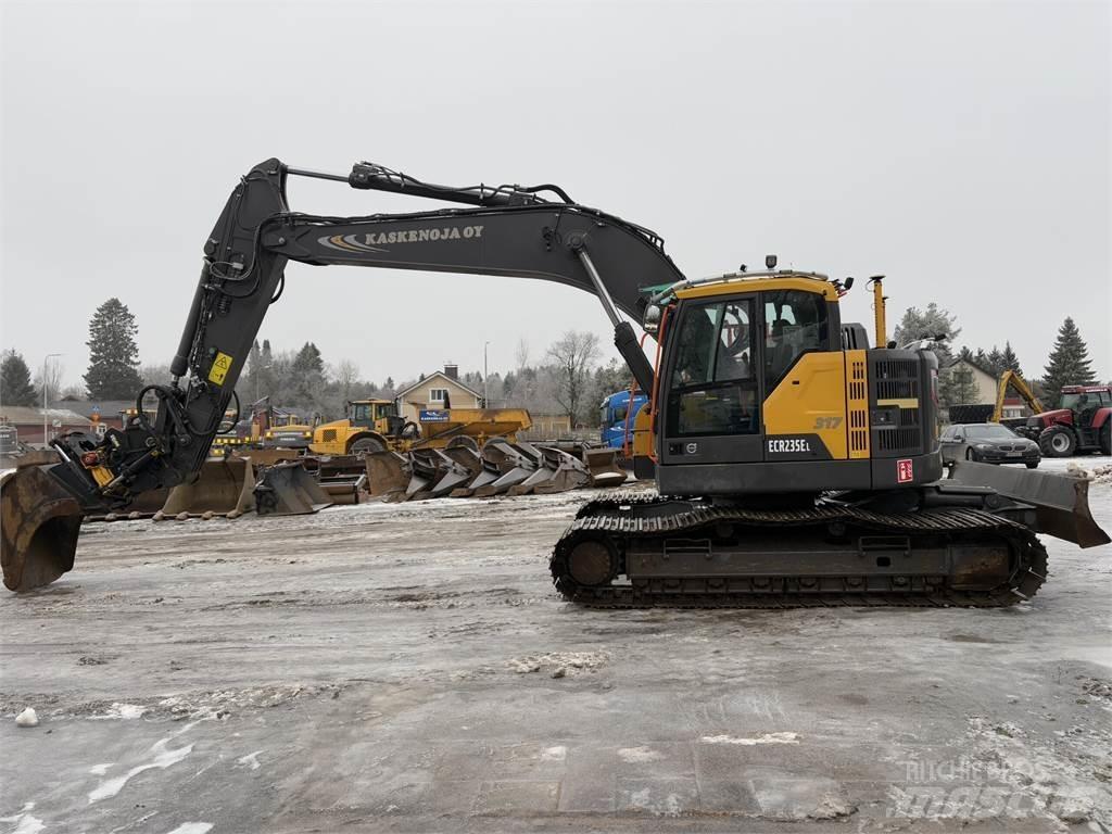 Volvo ECR 235 EL 대형 굴삭기 29톤 이상