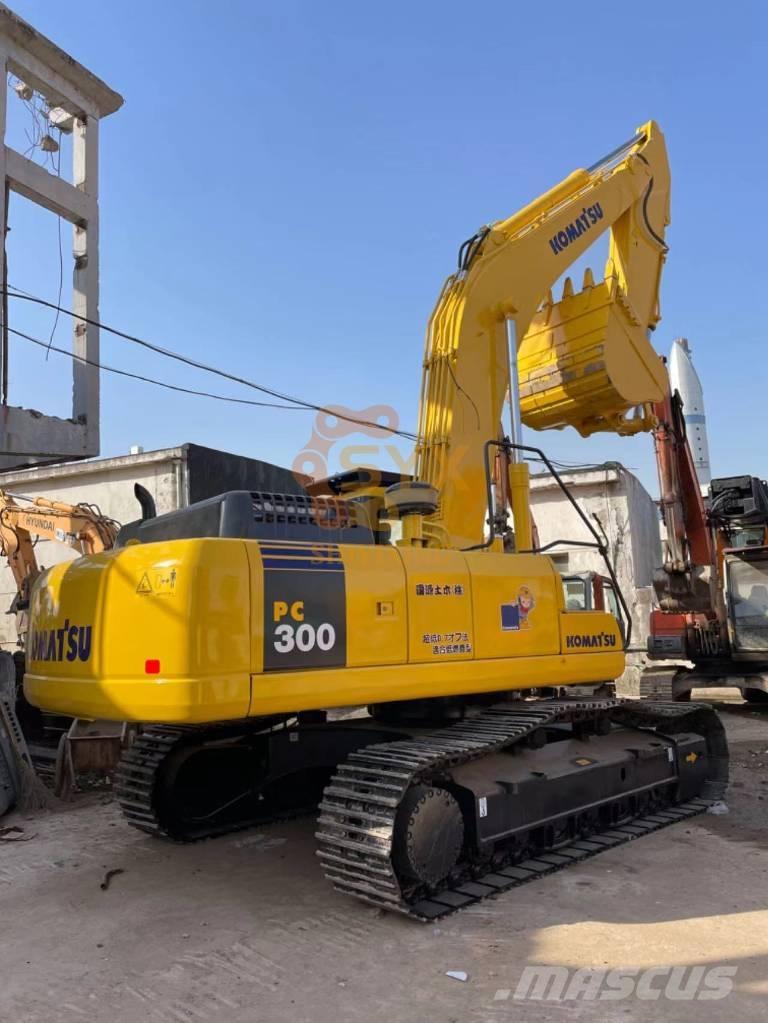 Komatsu PC 300-7 대형 굴삭기 29톤 이상