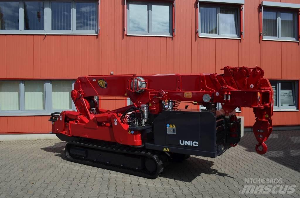 Unic URW-806 트랙 크레인