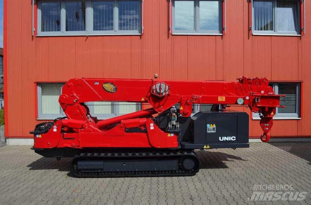 Unic URW-806 트랙 크레인