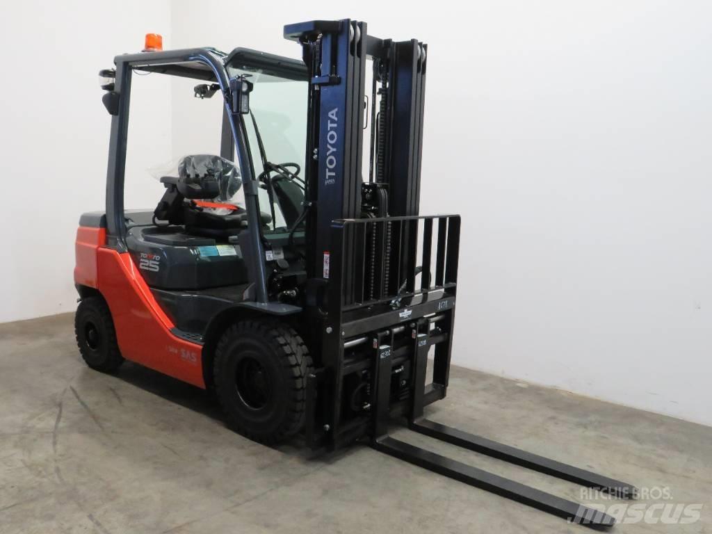 Toyota 8 FDF 25 디젤 지게차