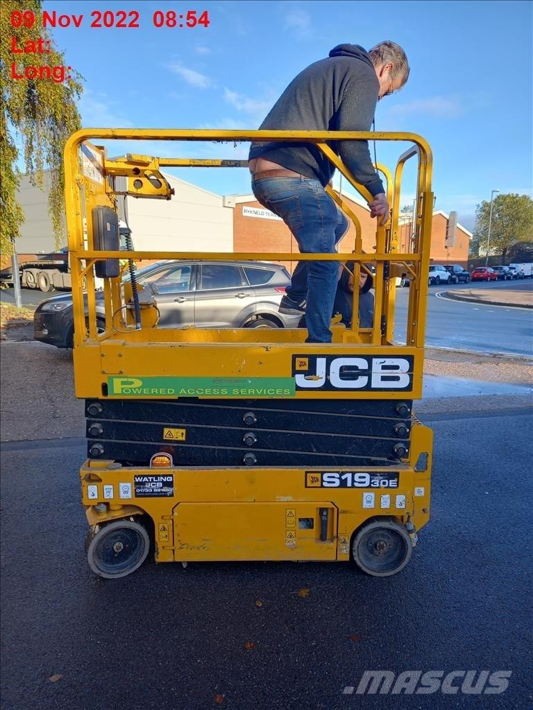 JCB 1930E 가위형 리프트