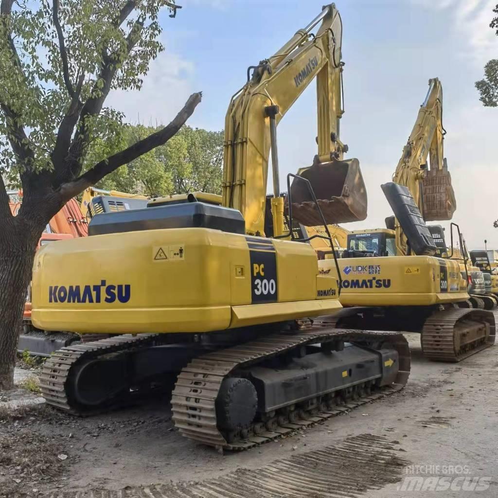 Komatsu PC 300 대형 굴삭기 29톤 이상