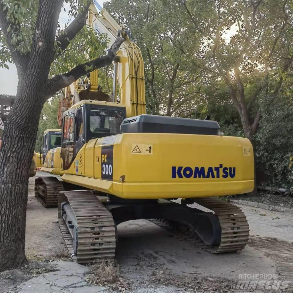 Komatsu PC 300 대형 굴삭기 29톤 이상