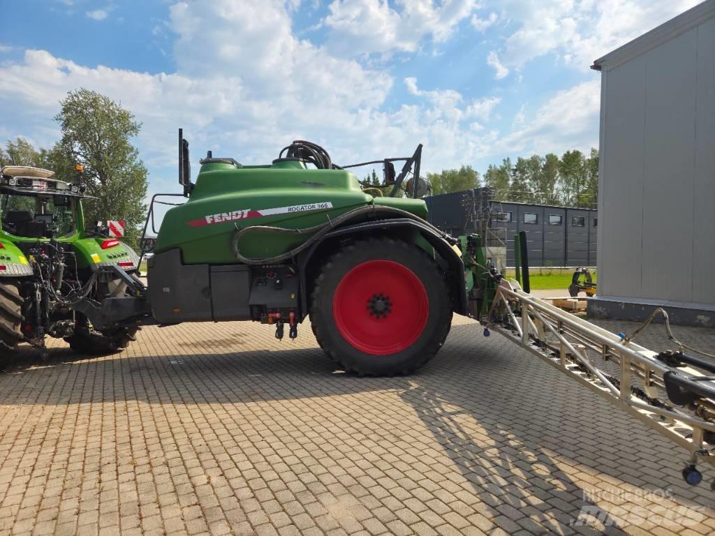 Fendt Rogator 366 견인형 분무기