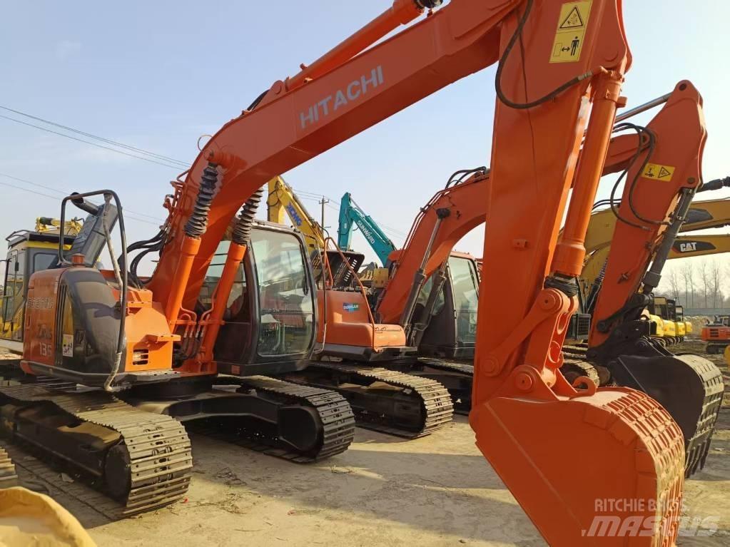 Hitachi ZX135 대형 굴삭기 29톤 이상