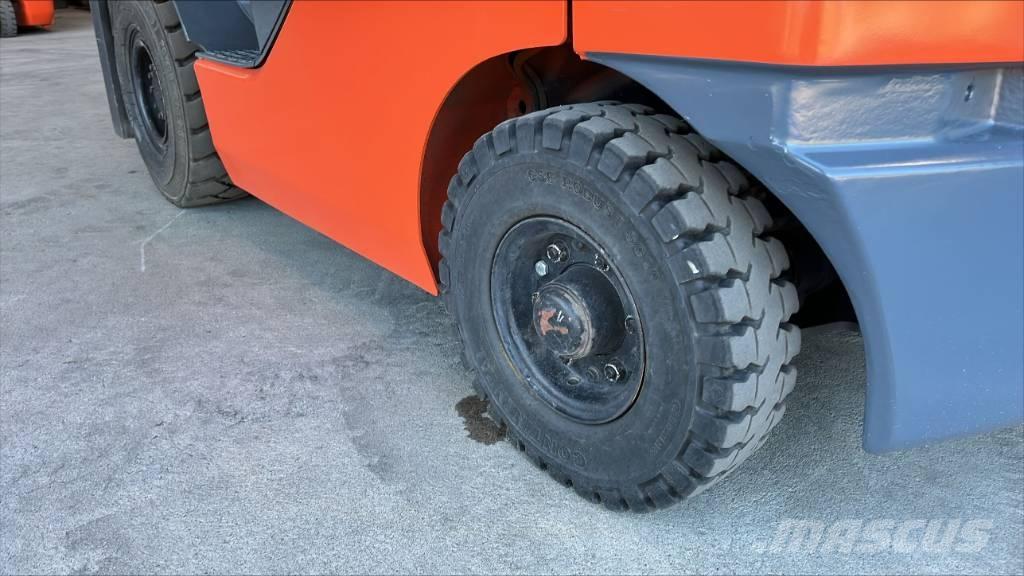 Toyota 02-8 FDF 18 디젤 지게차