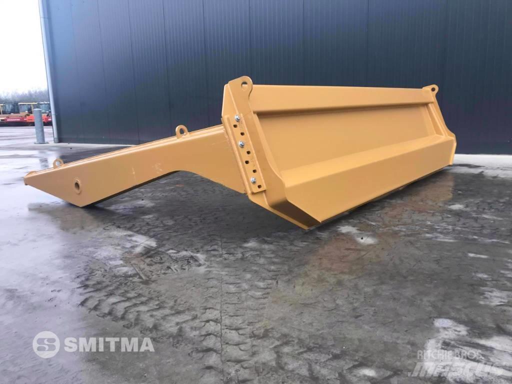 CAT 745C 테일게이트
