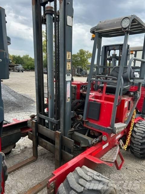 Moffett M5500 험지용 트럭