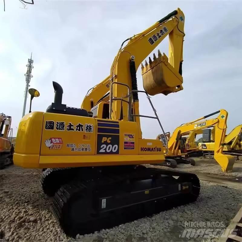Komatsu PC 200 대형 굴삭기 29톤 이상