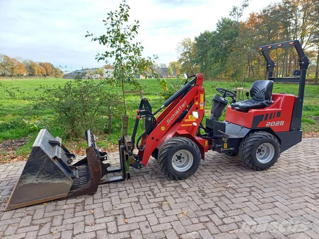 Schäffer 2028 다목적 로더