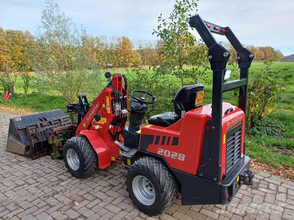 Schäffer 2028 다목적 로더