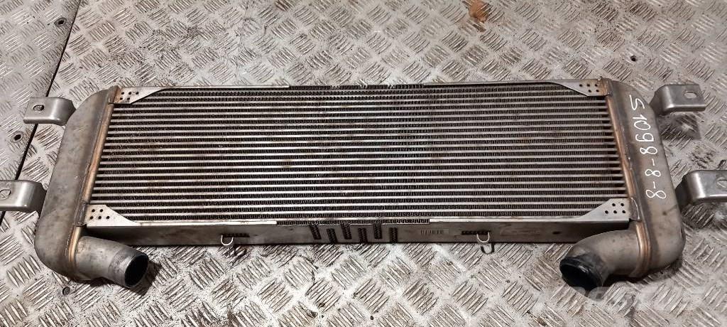 Scania R 440 1785348 라디에이터