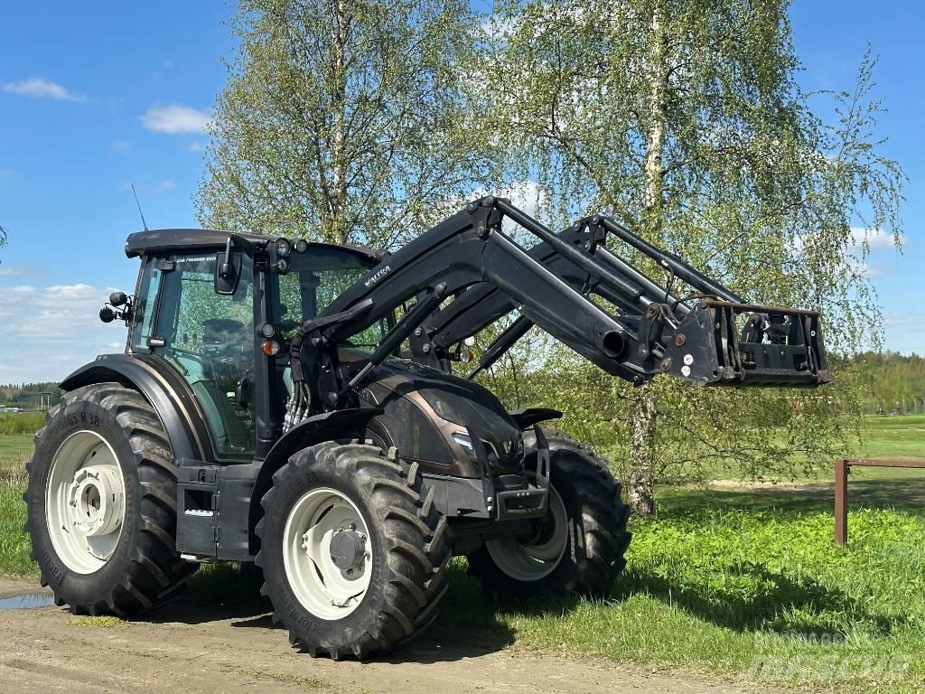 Valtra G 135 Active 트랙터