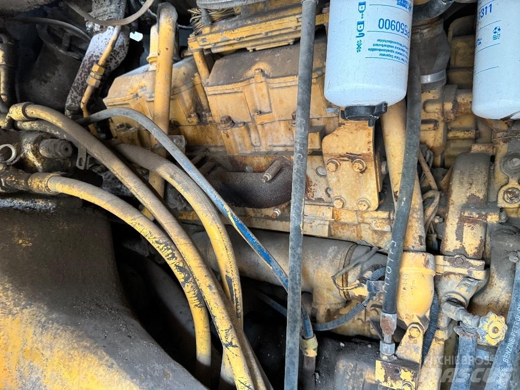 CAT 771 D 초대형 덤프 트럭