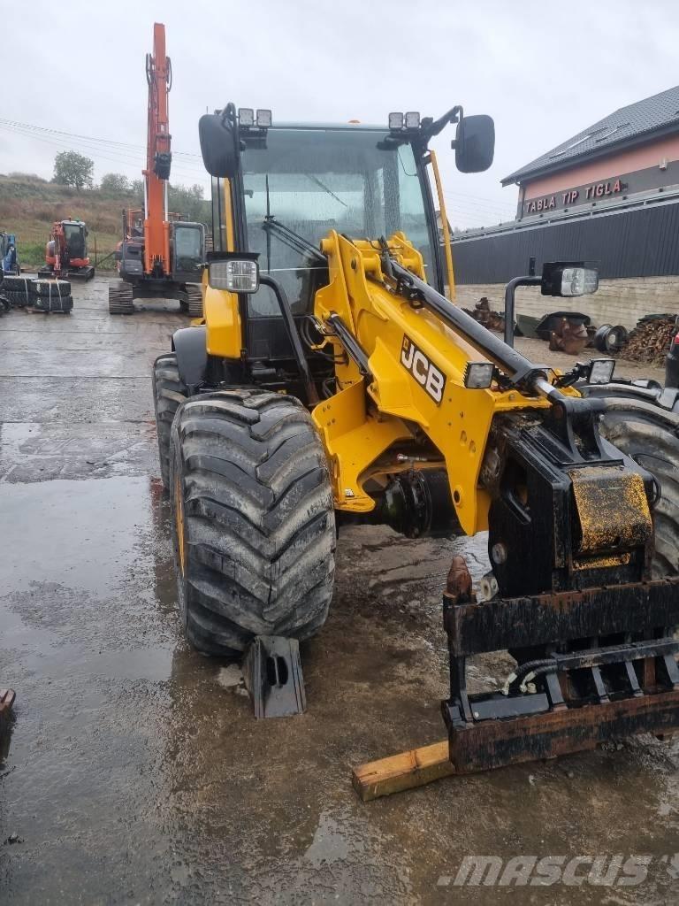 JCB TM 320S 농업용 텔레 핸들러