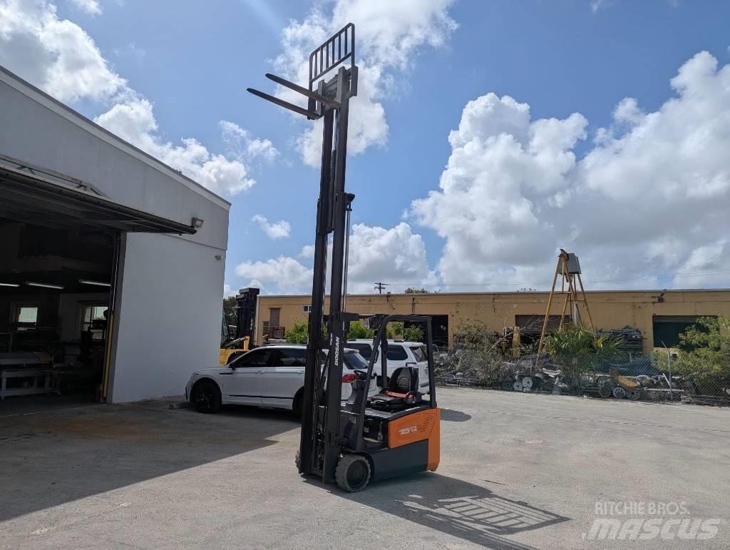 Doosan B 15 T-7 전동 지게차