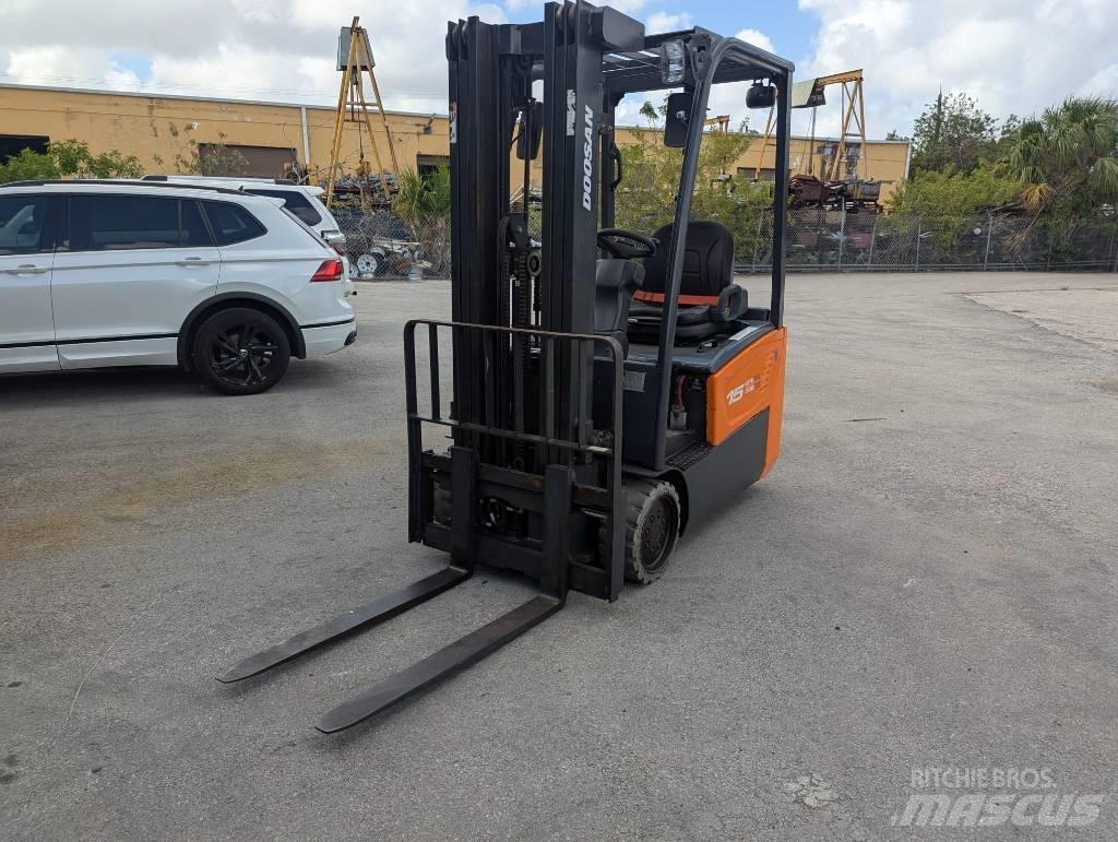Doosan B 15 T-7 전동 지게차