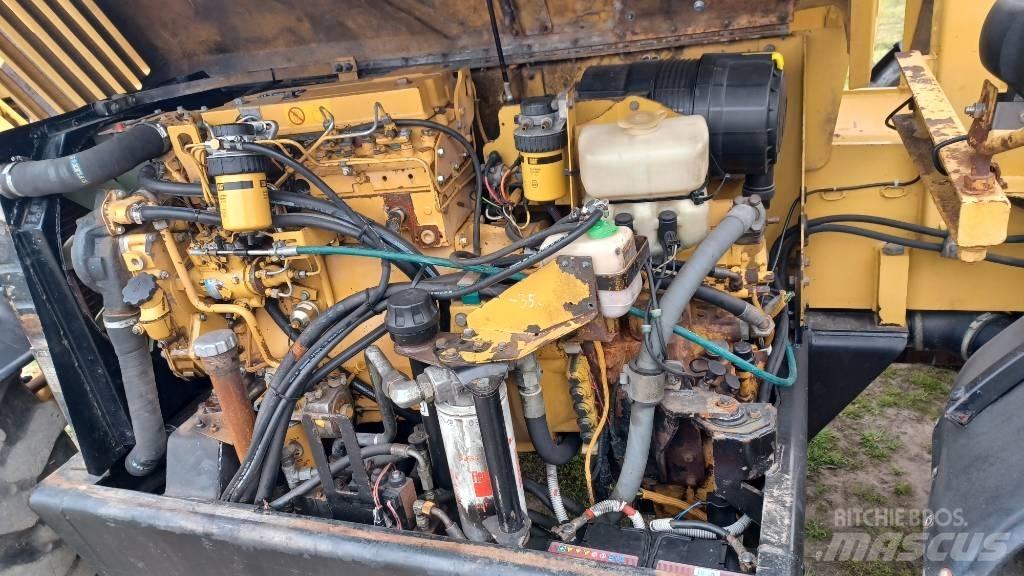 CAT TH 63 텔러 핸들러