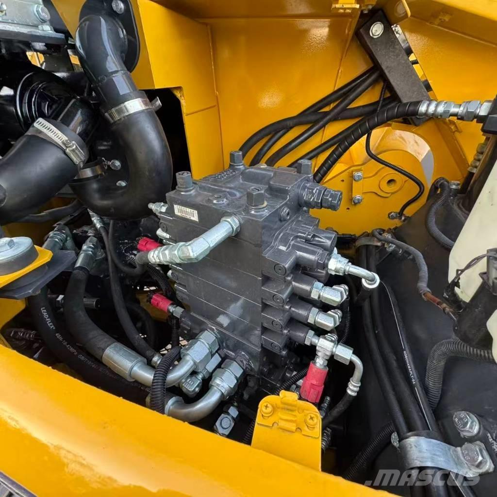 Komatsu PC 78 US 중형굴삭기 7톤-28톤