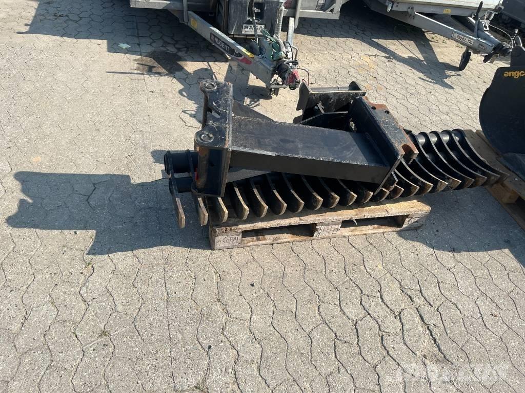 Takeuchi TB 260 소형 굴삭기 7톤 미만