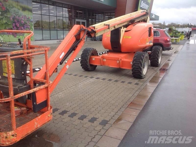 JLG 600 AJ 관절형 전동이동 리프트