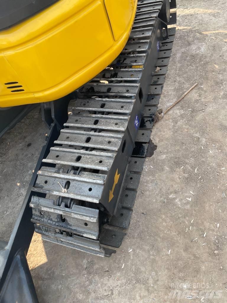 Komatsu PC 35 소형 굴삭기 7톤 미만