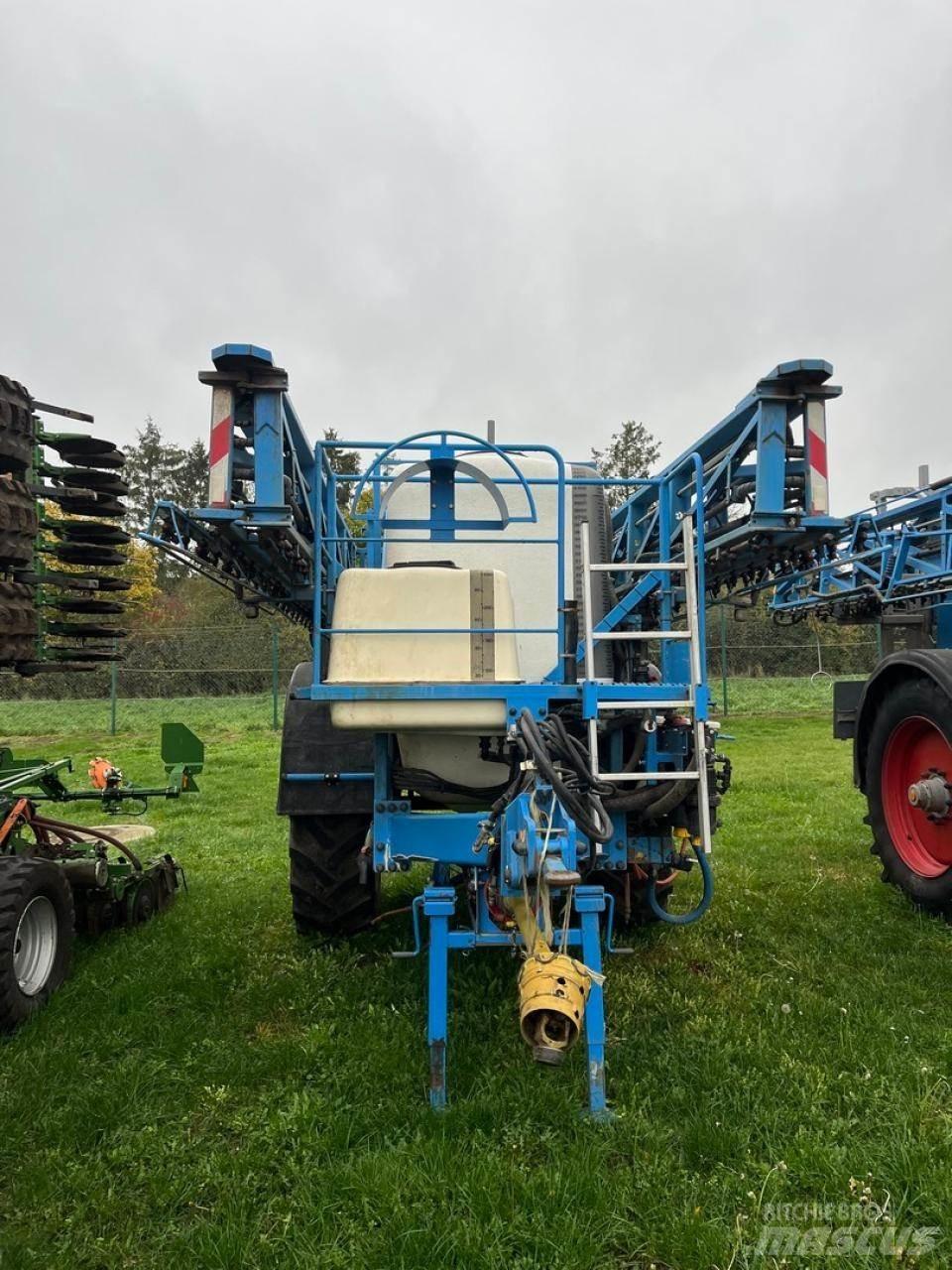 Lemken Primus 45 견인형 분무기