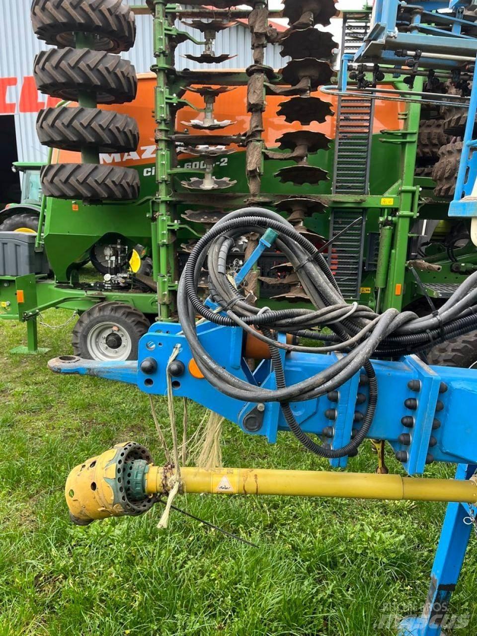 Lemken Primus 45 견인형 분무기