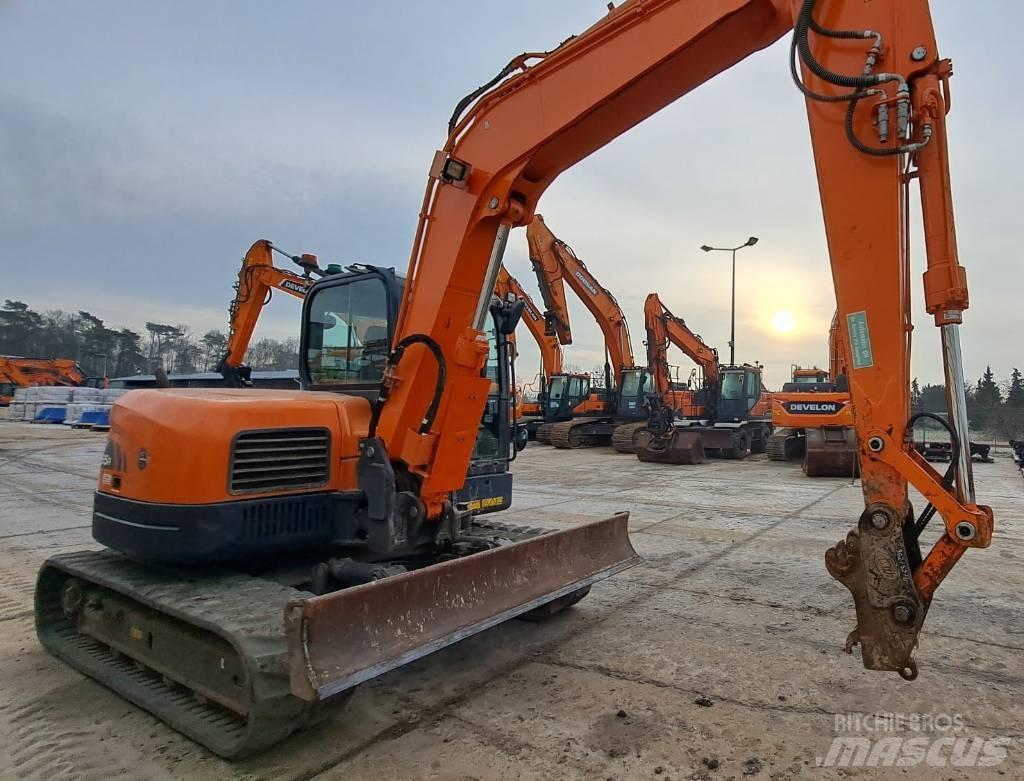 Doosan DX 85 R-3 중형굴삭기 7톤-28톤