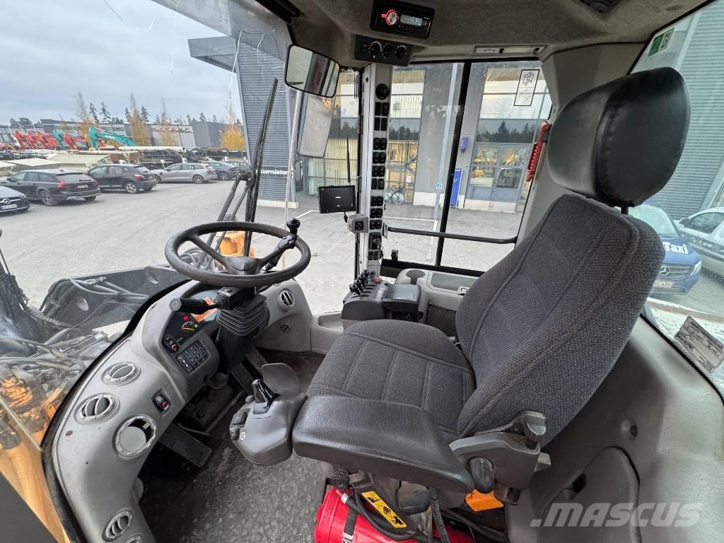 Volvo L 120 F  휠로우더