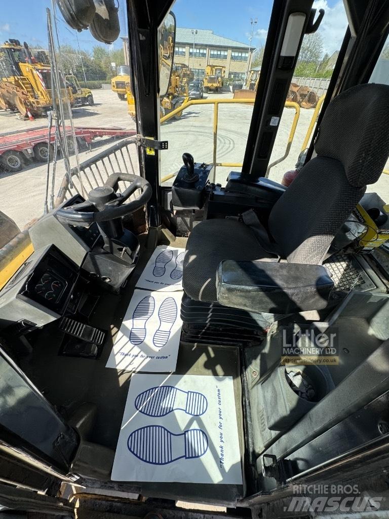 CAT 826H 폐기물 다짐기