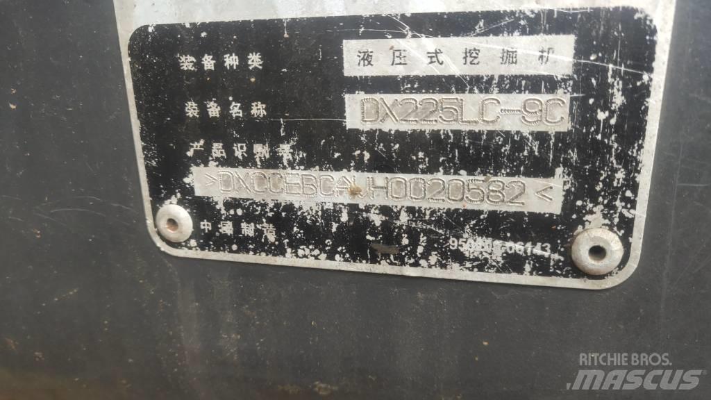 Doosan DX225LC-9C 대형 굴삭기 29톤 이상