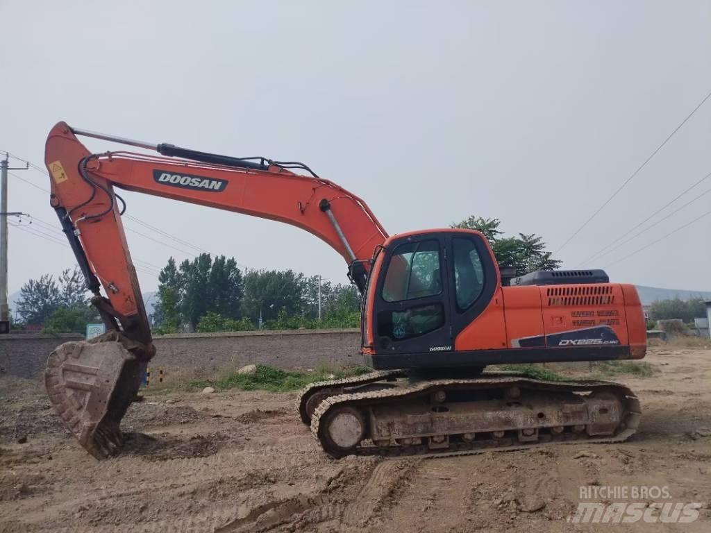 Doosan DX225LC-9C 대형 굴삭기 29톤 이상