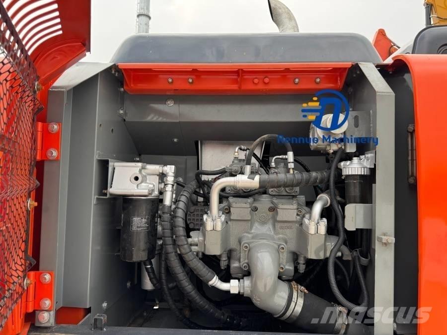 Hitachi ZX 240 대형 굴삭기 29톤 이상
