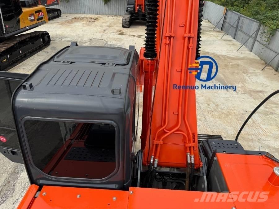 Hitachi ZX 240 대형 굴삭기 29톤 이상