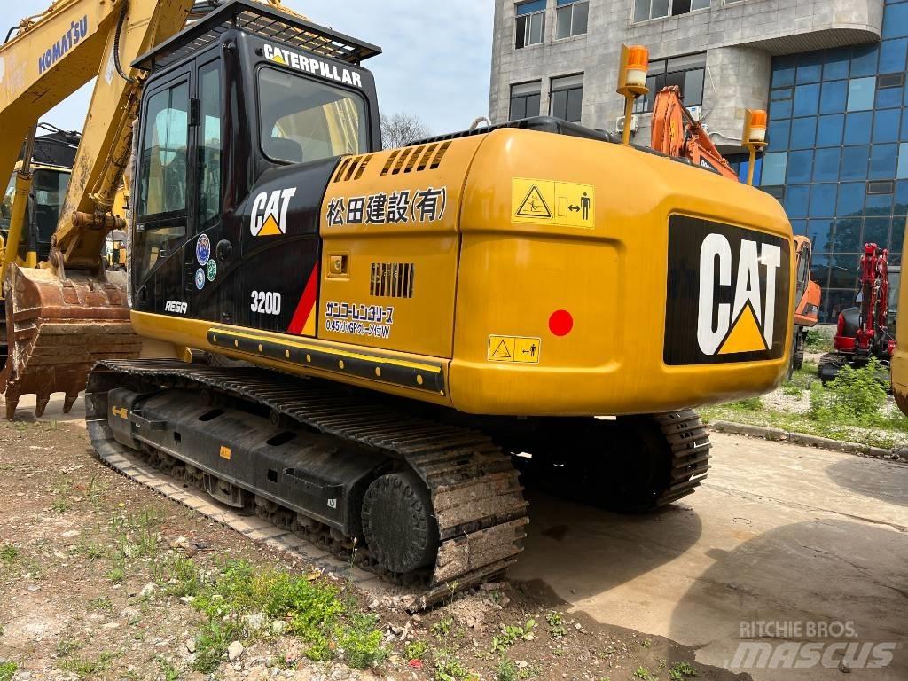 CAT 320 D 대형 굴삭기 29톤 이상